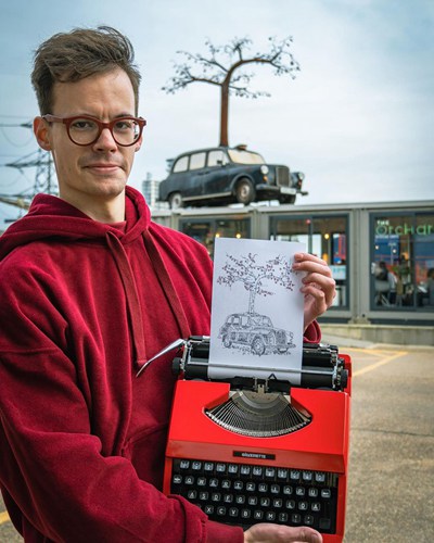 17th-february-2022-_-artist-james-cook-presents-his-completed-drawing-of-a-taxi-sculpture-from-londons-trinity-buoy-wharf_副本.jpg